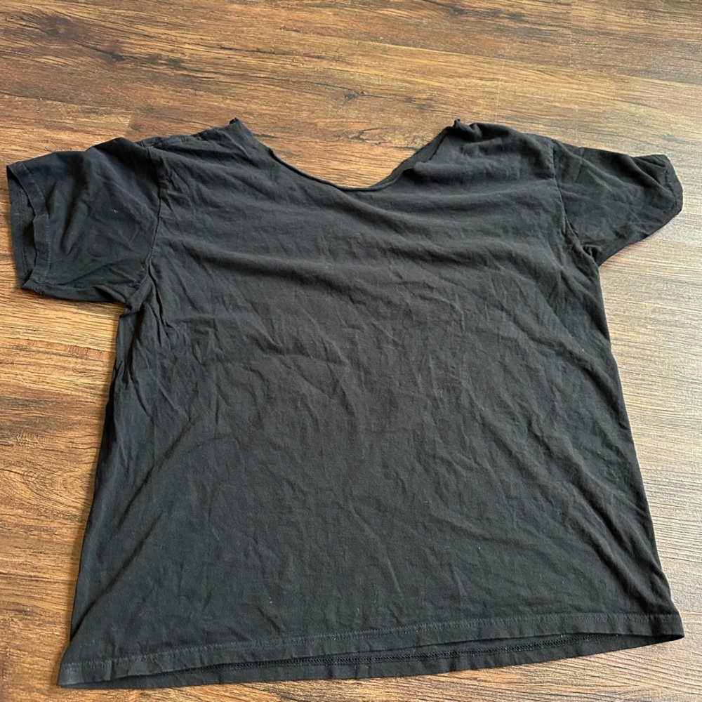 1X Black Friends Graphic T-Shirt cut off neck - Picture 3 of 4